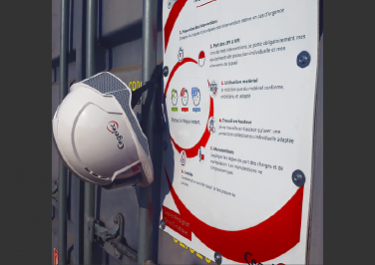 Casque De Cegelec Sur Une Affiche